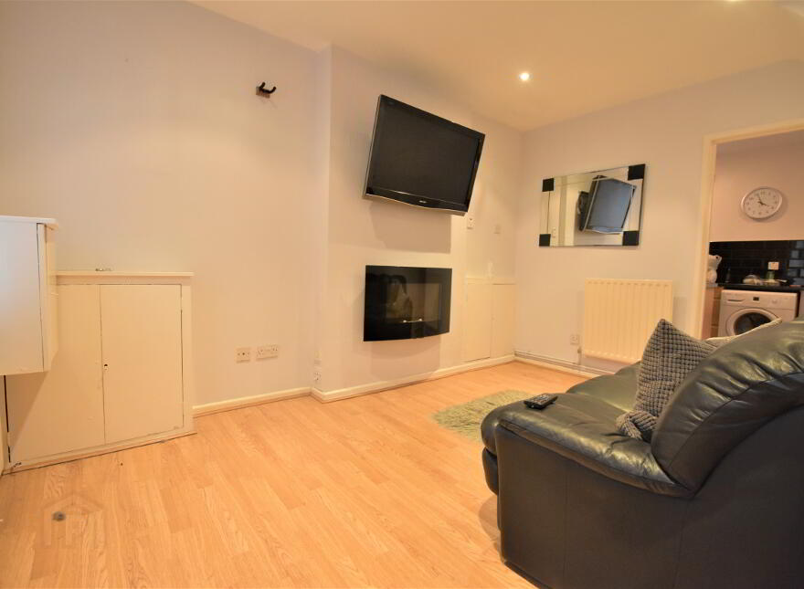 39 Fortuna Street, Donegall Road, Belfast South, Belfast, BT12 5PL photo