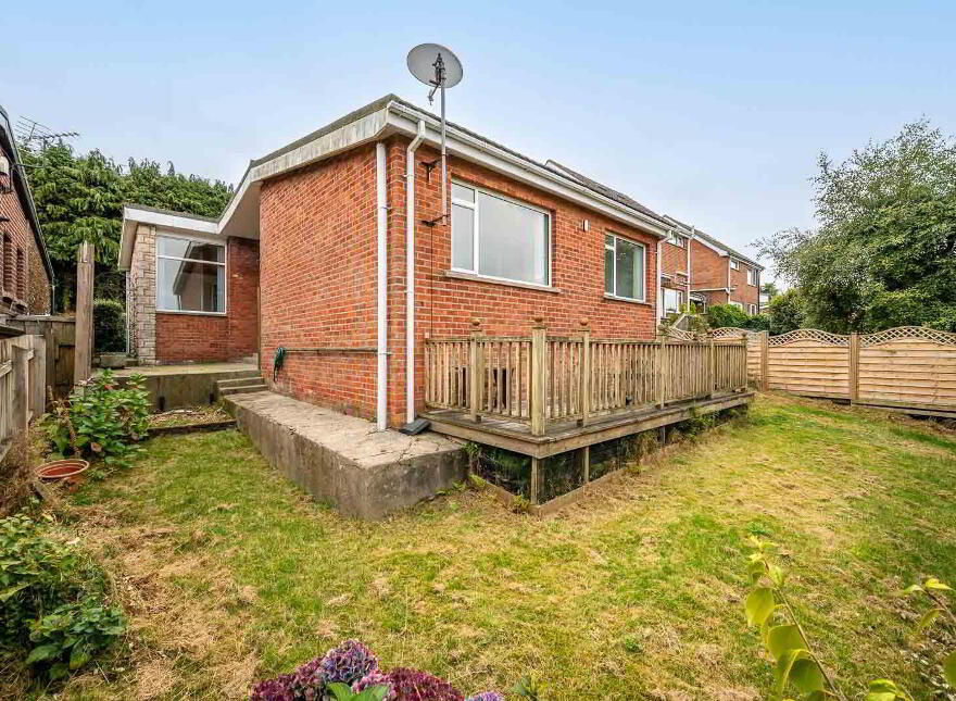 5 Kintyre Avenue, Holywood, BT18 0LY