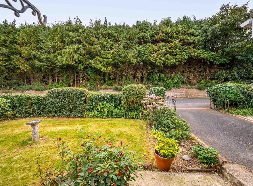 5 Kintyre Avenue, Holywood, BT18 0LY