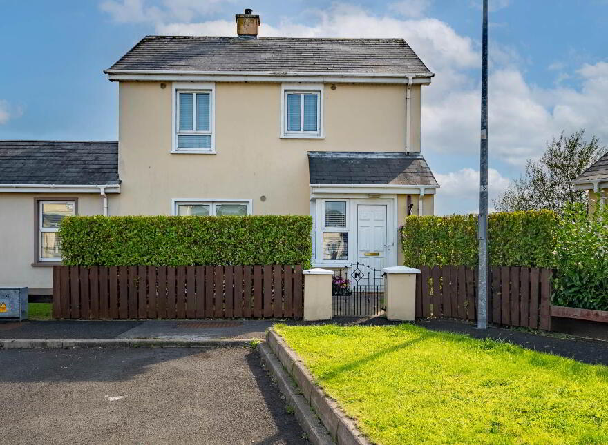 15 Abbey Park, Manorcunningham, F92D324 photo