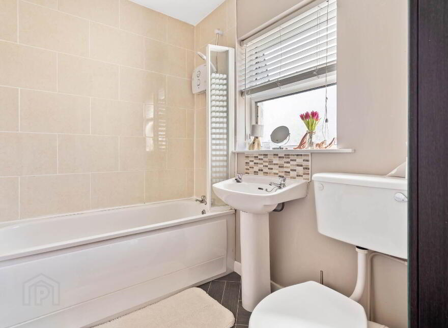 15 Abbey Park, Manorcunningham, F92D324