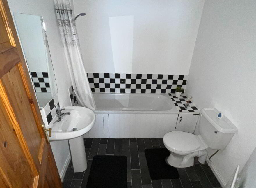 4 School House Mews, Dollingstown, BT66 7TU