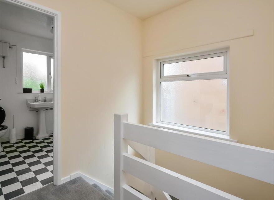 18 Burnside Avenue, Saintfield Road, Belfast, BT8 6HW