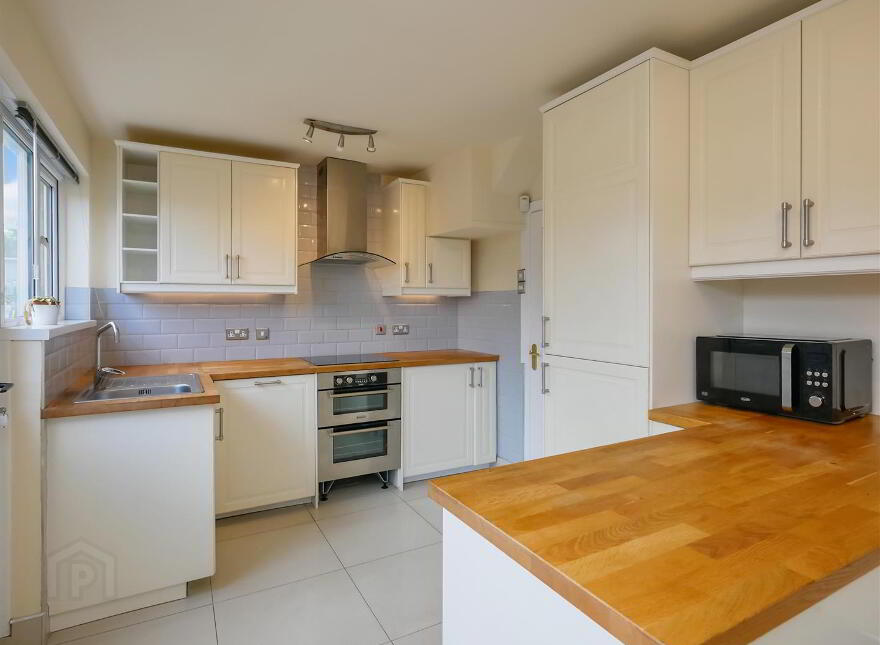 18 Burnside Avenue, Saintfield Road, Belfast, BT8 6HW