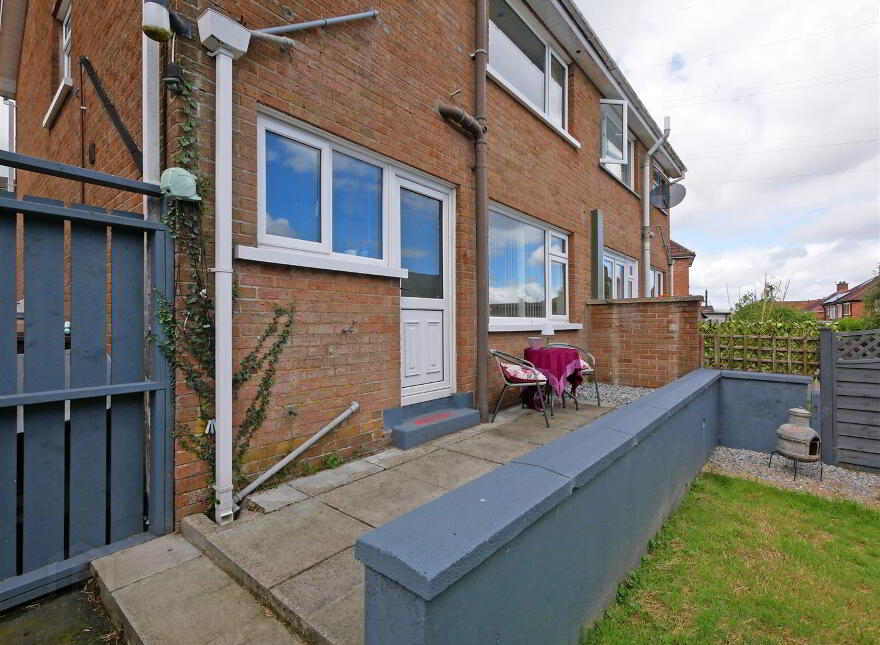 18 Burnside Avenue, Saintfield Road, Belfast, BT8 6HW