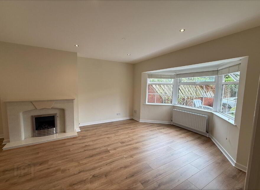 Flat 3, 32a Deramore Park, Malone Road, Belfast, BT9 5JU