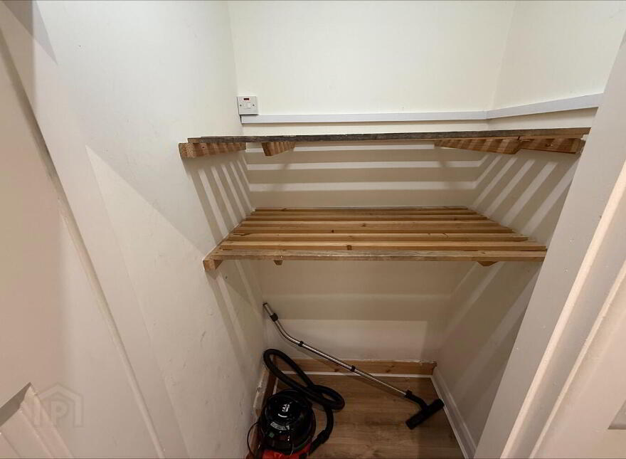 Flat 3, 32a Deramore Park, Malone Road, Belfast, BT9 5JU