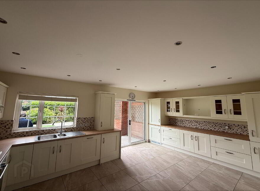 Flat 3, 32a Deramore Park, Malone Road, Belfast, BT9 5JU