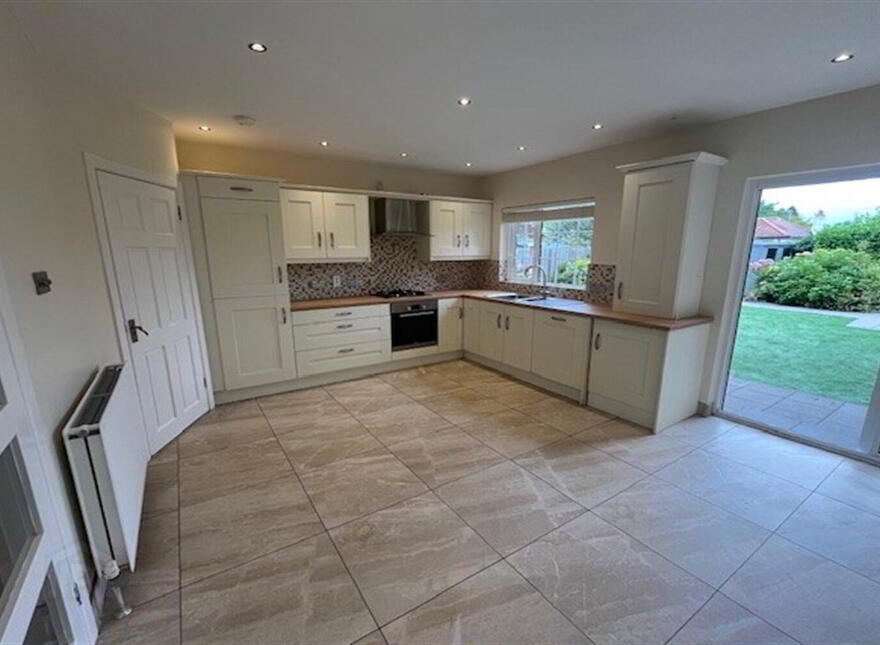 Flat 3, 32a Deramore Park, Malone Road, Belfast, BT9 5JU