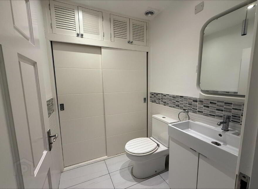Flat 3, 32a Deramore Park, Malone Road, Belfast, BT9 5JU