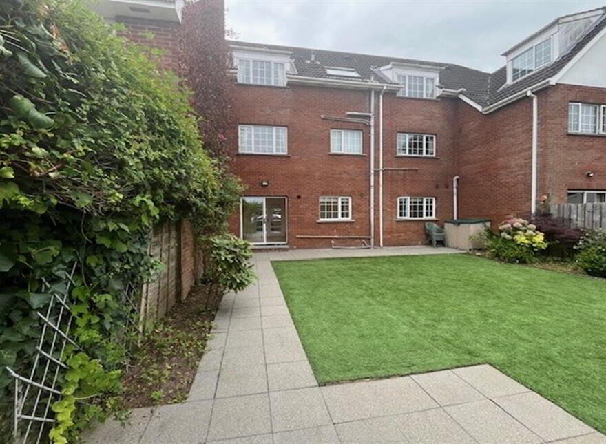 Flat 3, 32a Deramore Park, Malone Road, Belfast, BT9 5JU