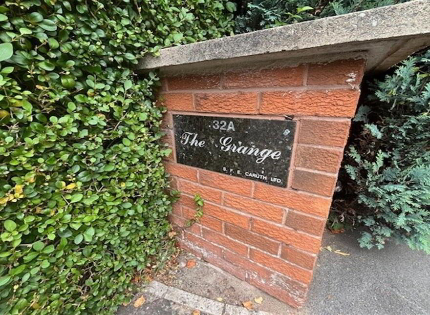 Flat 3, 32a Deramore Park, Malone Road, Belfast, BT9 5JU