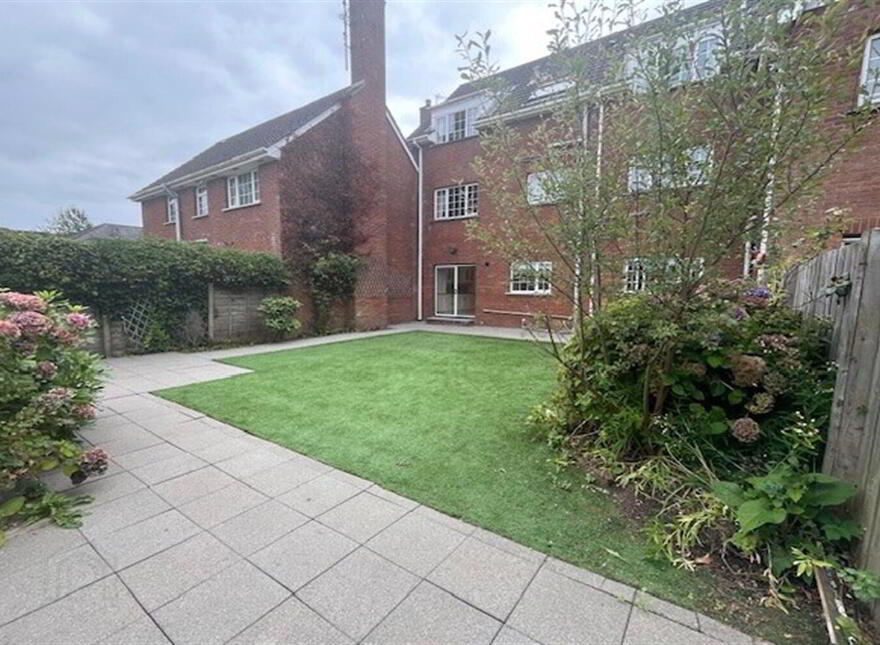 Flat 3, 32a Deramore Park, Malone Road, Belfast, BT9 5JU