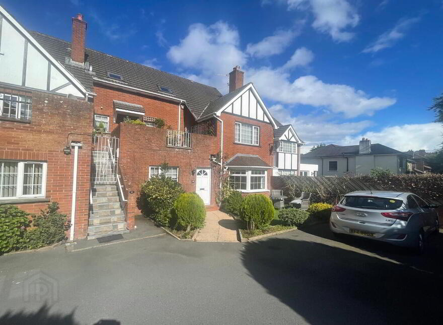 Flat 3, 32a Deramore Park, Malone Road, Belfast, BT9 5JU photo