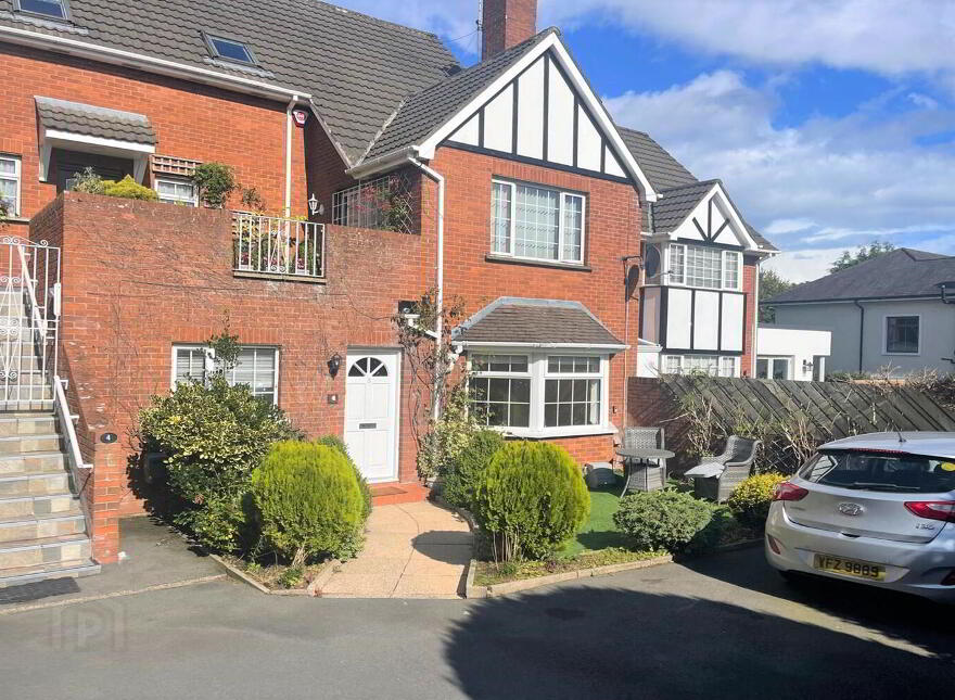 Flat 3, 32a Deramore Park, Malone Road, Belfast, BT9 5JU photo