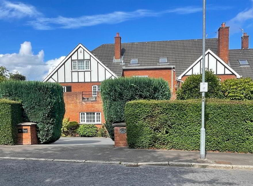 Flat 3, 32a Deramore Park, Malone Road, Belfast, BT9 5JU