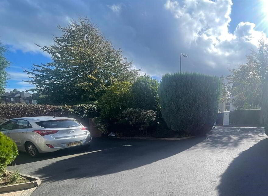 Flat 3, 32a Deramore Park, Malone Road, Belfast, BT9 5JU
