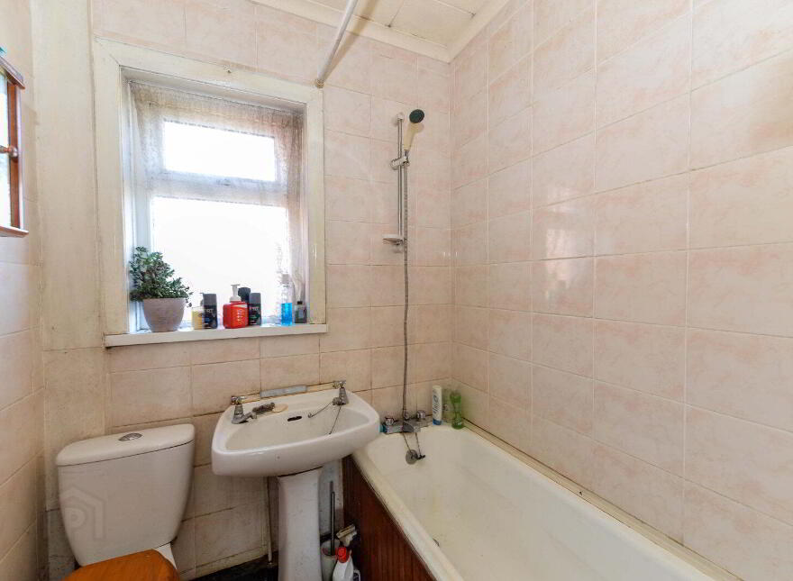 35 Oakdene Parade, Belfast, BT4 1LB