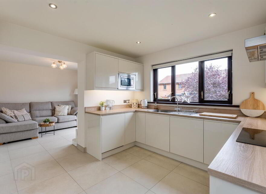 33 Lord Wardens Grange, Bangor, BT19 1YN