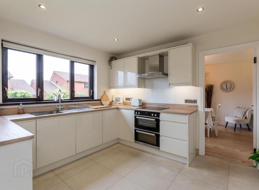 33 Lord Wardens Grange, Bangor, BT19 1YN