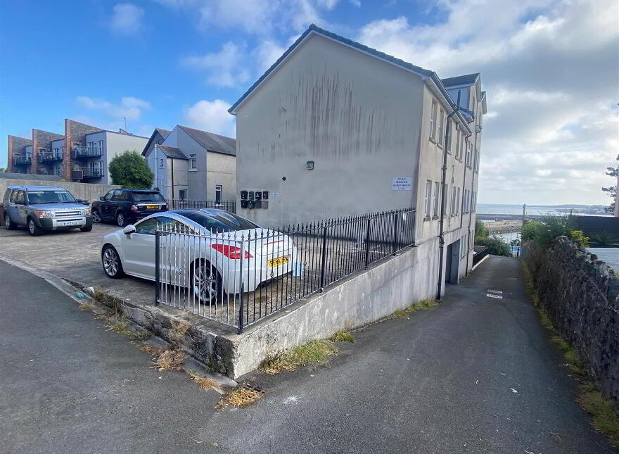 Apt 7, 1 Pickie Terrace, Bangor, BT20 3TE