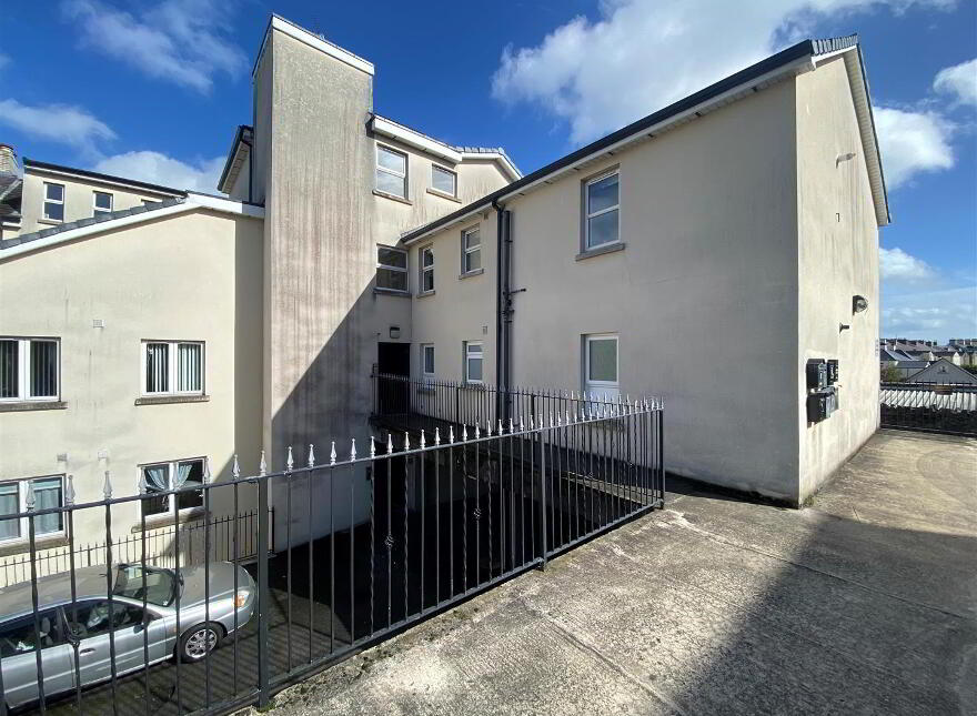 Apt 7, 1 Pickie Terrace, Bangor, BT20 3TE photo