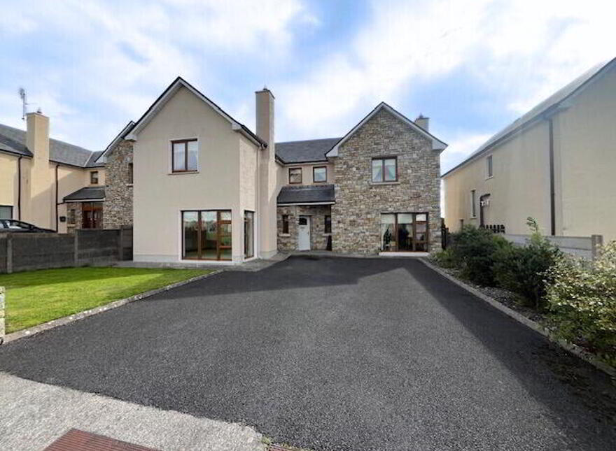 26 Hillcrest, Mayfield, Claremorris, F12A7N5