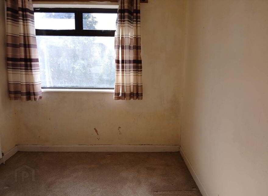 56 Willow Park Road, Athlone, N37K5R2