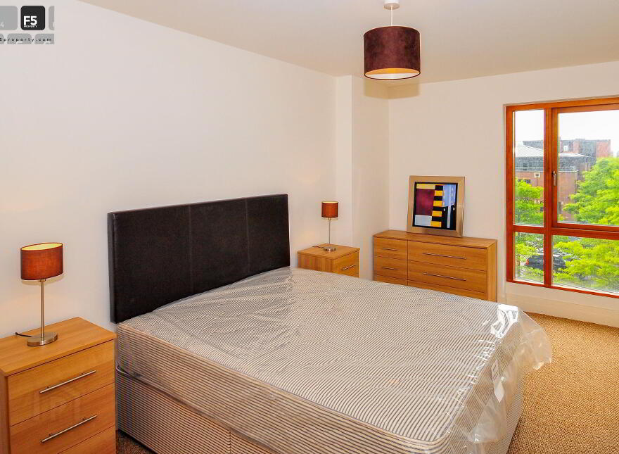 45 James Clow Building, Pilot Street, Belfast, BT1 3AH