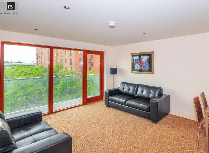 45 James Clow Building, Pilot Street, Belfast, BT1 3AH