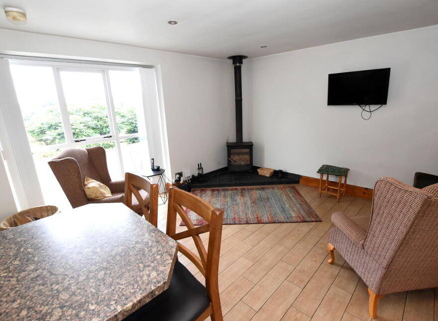 61 Ballycreen Road, Ballynahinch, BT24 8UB