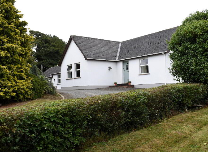 61 Ballycreen Road, Ballynahinch, BT24 8UB