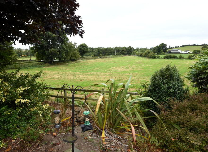 61 Ballycreen Road, Ballynahinch, BT24 8UB