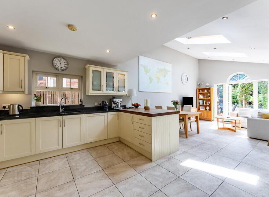 127 Ballantine Gardens, Lisburn, BT27 5FJ
