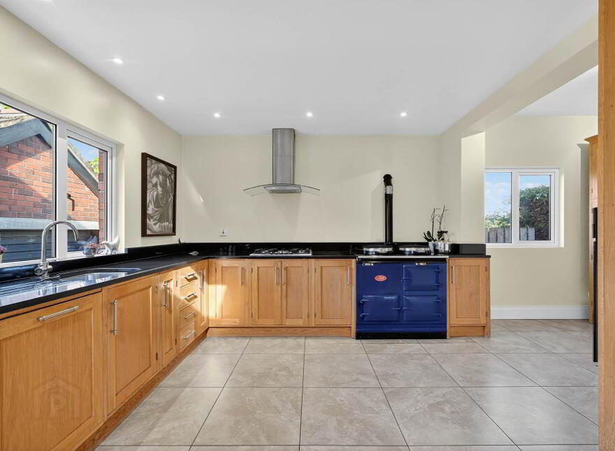 9 Luxor Gardens, Off Martinez Avenue, Belfast, BT5 5NB