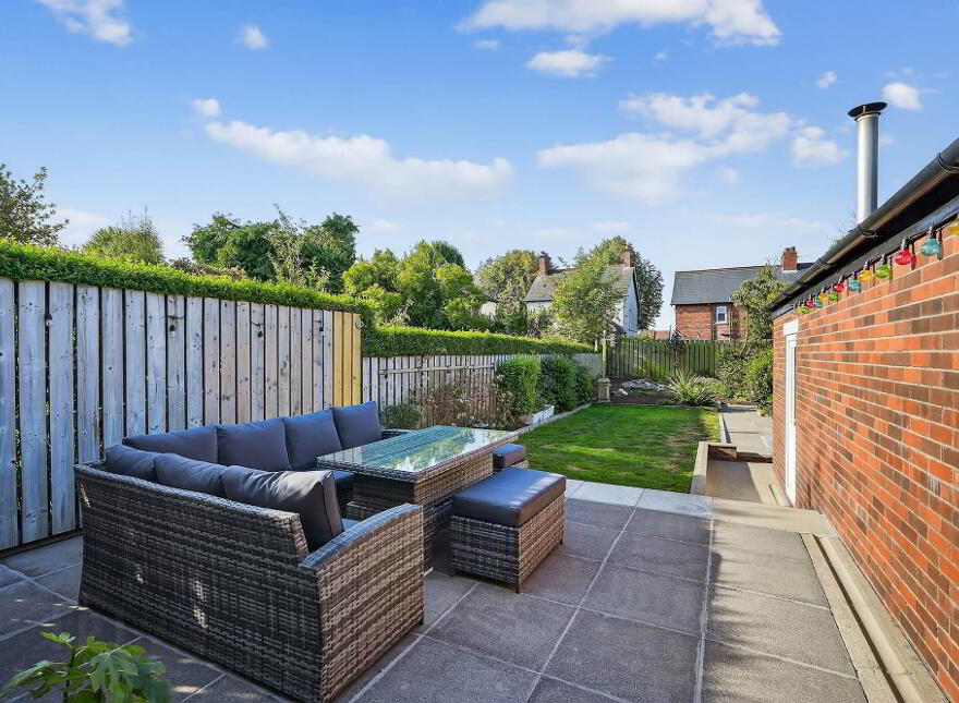 9 Luxor Gardens, Off Martinez Avenue, Belfast, BT5 5NB