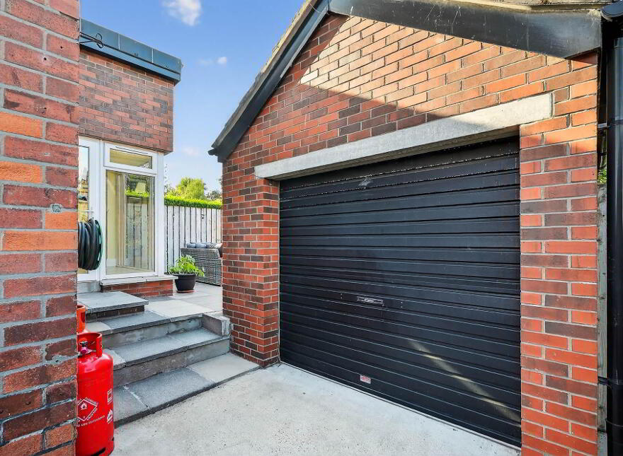 9 Luxor Gardens, Off Martinez Avenue, Belfast, BT5 5NB