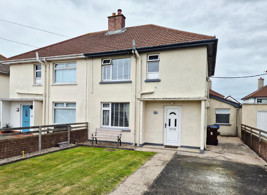 9 Windsor Place, Portrush, BT56 8JU