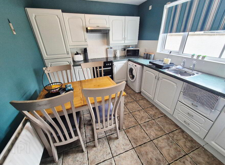 9 Windsor Place, Portrush, BT56 8JU