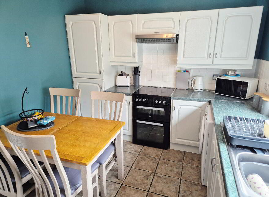 9 Windsor Place, Portrush, BT56 8JU