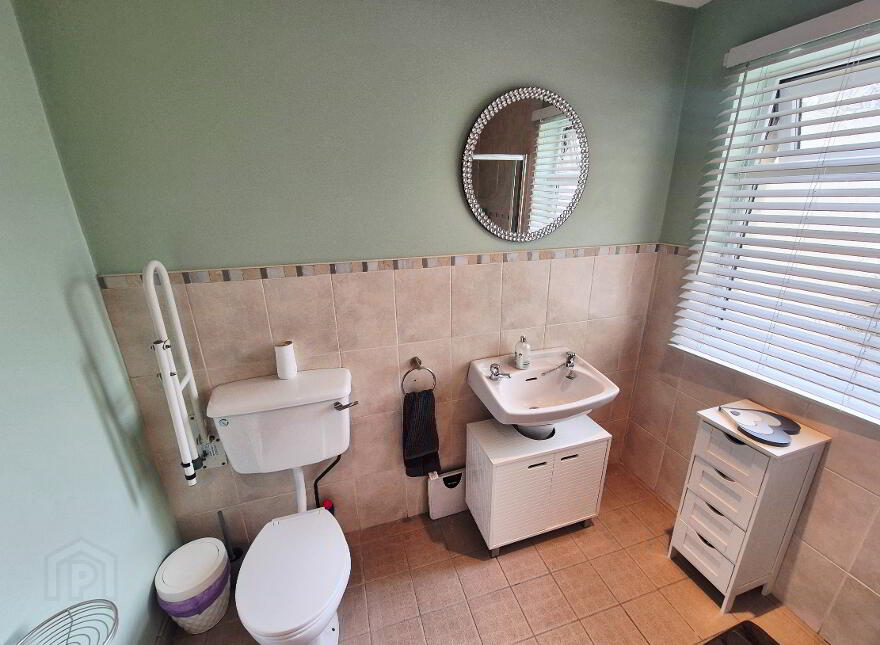 9 Windsor Place, Portrush, BT56 8JU