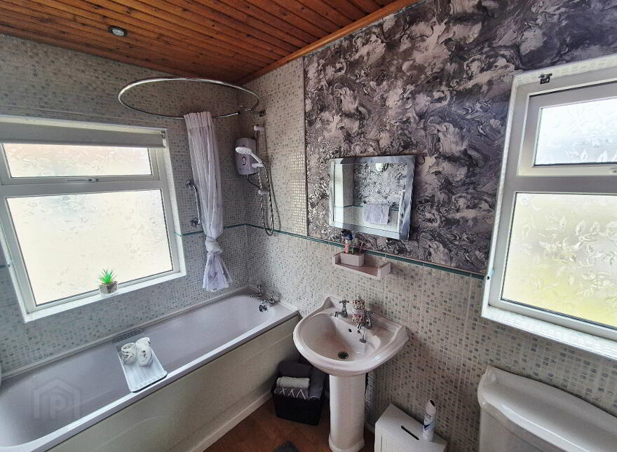 9 Windsor Place, Portrush, BT56 8JU