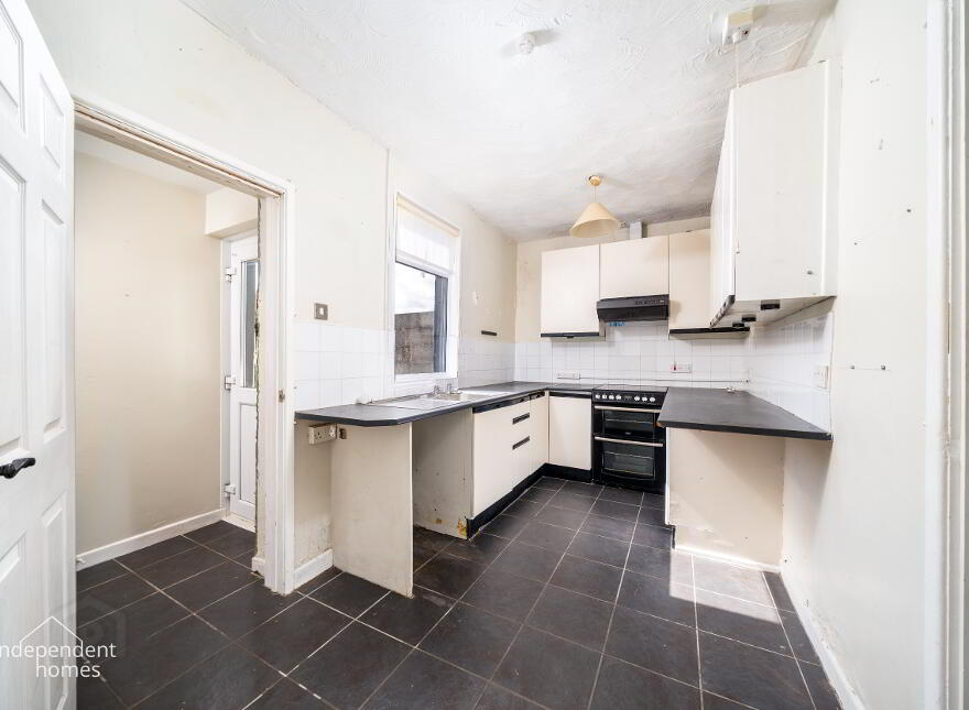 52 Belfast Road, Larne, BT40 2PH