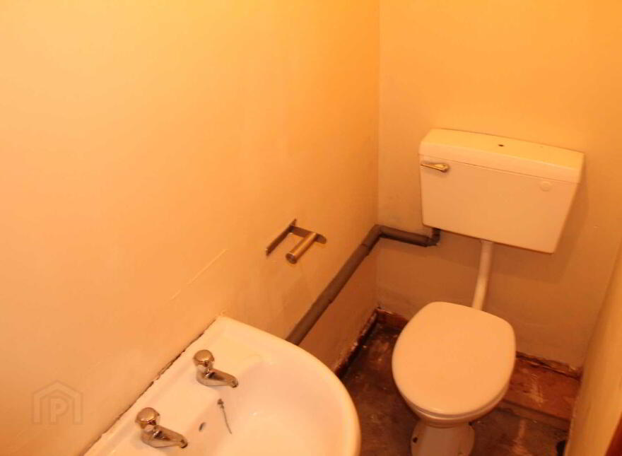 Commercial, Woodvale Road, Belfast, BT13 3BS