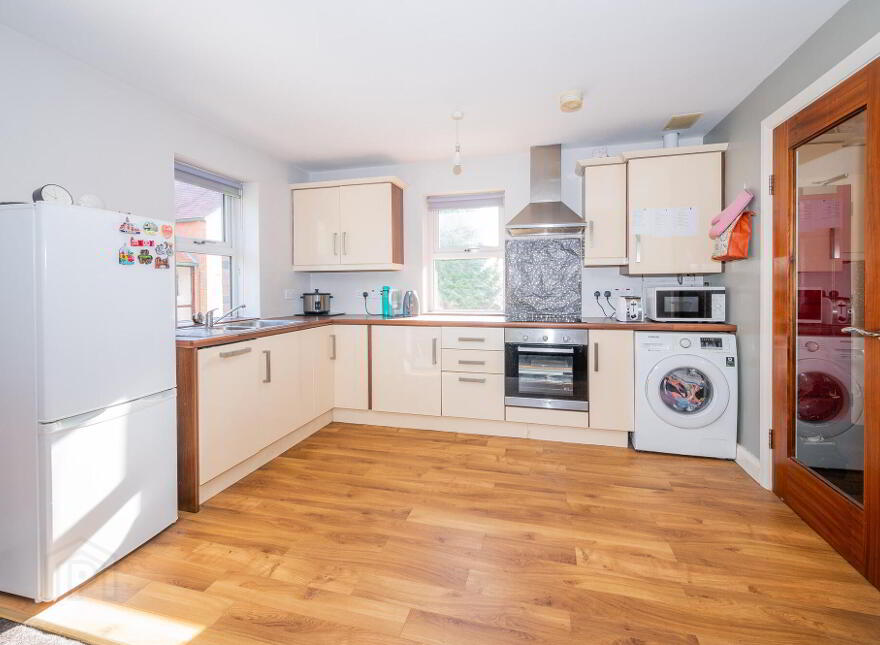 2b, 2 Deramore Drive, Belfast, BT9 5JQ
