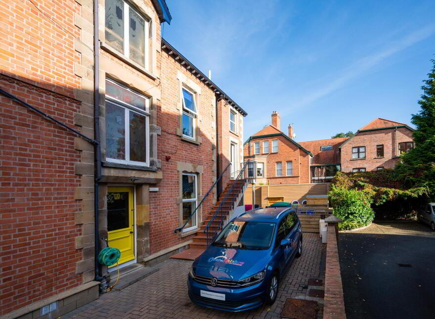 2b, 2 Deramore Drive, Belfast, BT9 5JQ