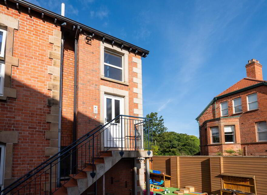 2b, 2 Deramore Drive, Belfast, BT9 5JQ