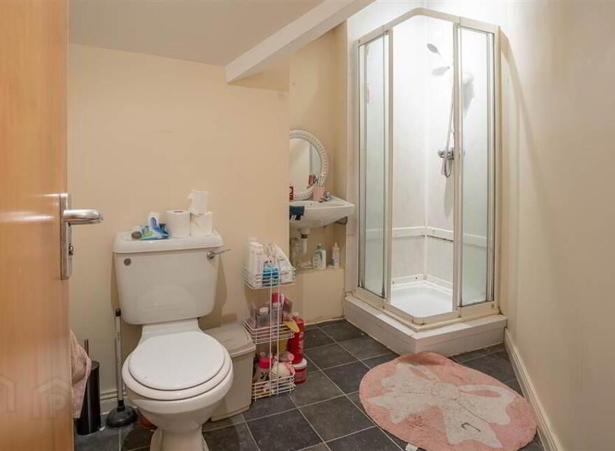 Two Bedroom Apartment, 46 Agincourt Avenue, Queens Quarter, Belfast, BT7 1QU
