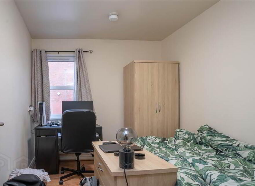 Two Bedroom Apartment, 46 Agincourt Avenue, Queens Quarter, Belfast, BT7 1QU