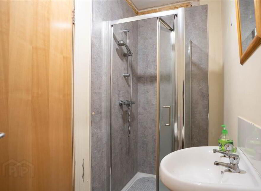 3 Bedroom Apartment, 46b Agincourt Avenue, Queens Quarter, Belfast, BT7 1QU